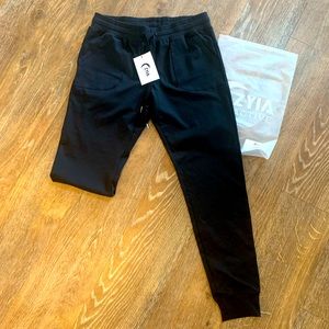 Zyia Unwind black Joggers